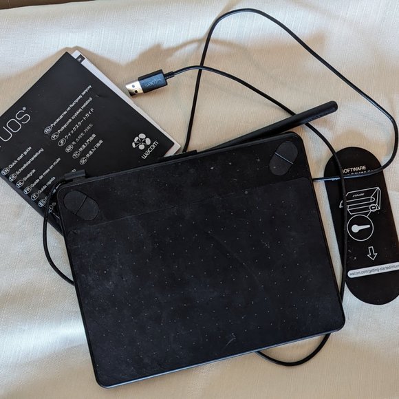 Wacom Intuos Drawing Tablet with Original Packaging - Picture 4 of 5